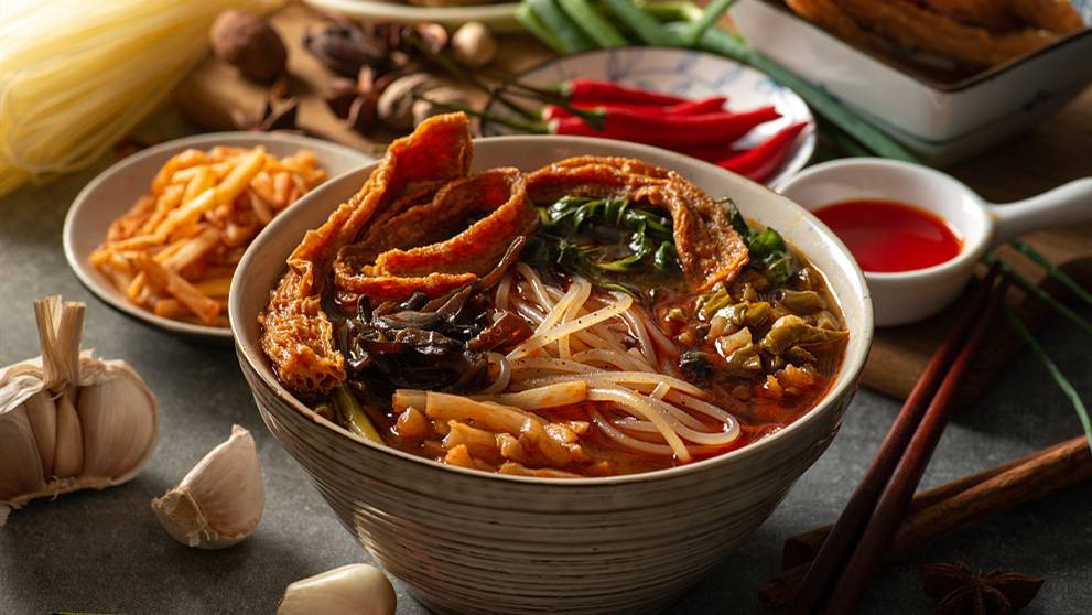 方便面、螺蛳粉、自热火锅，谁会成为速食界的下一个C位？
