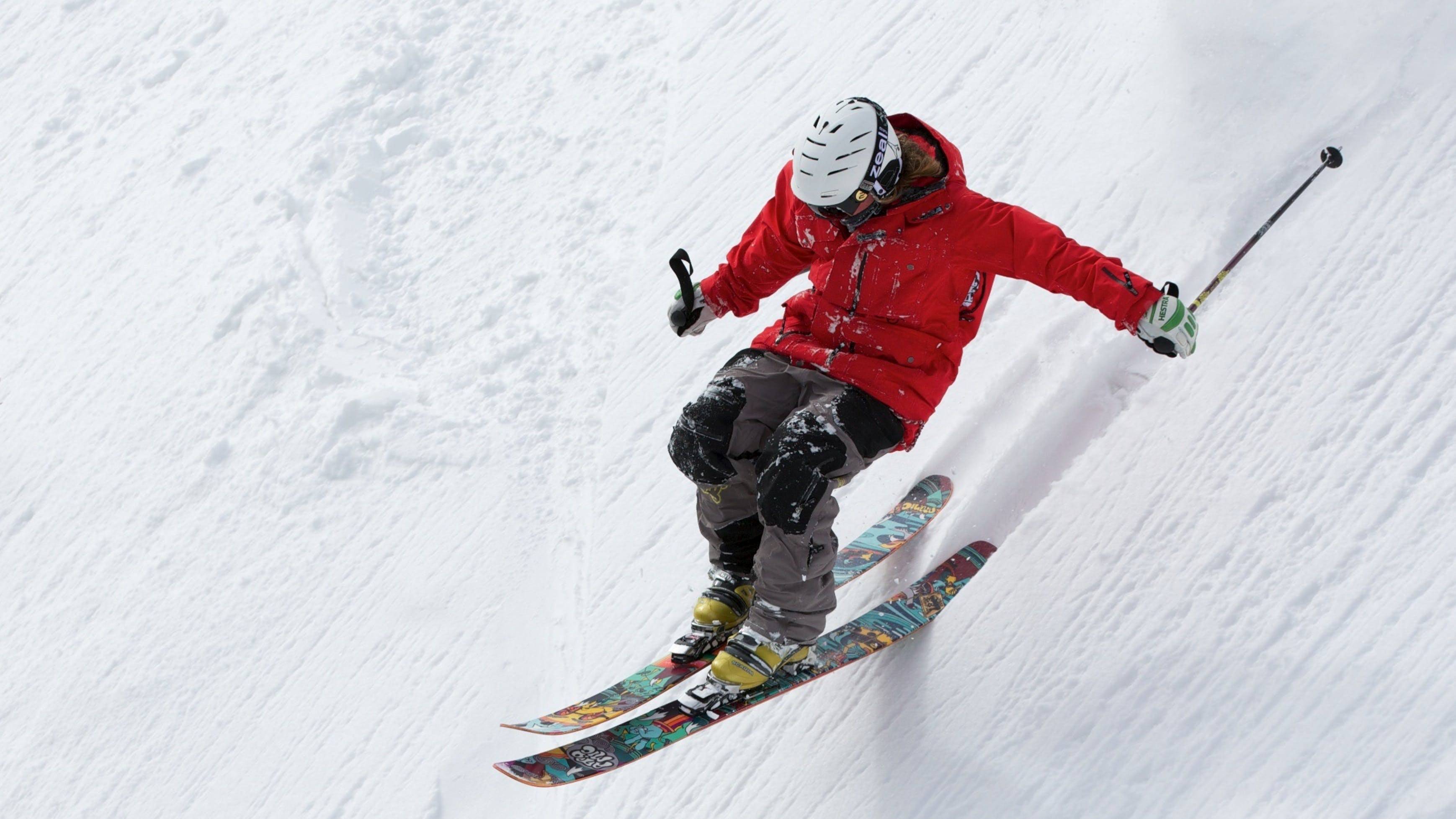 话题浏览量高达16亿，滑雪运动让年轻人迅速“上头”