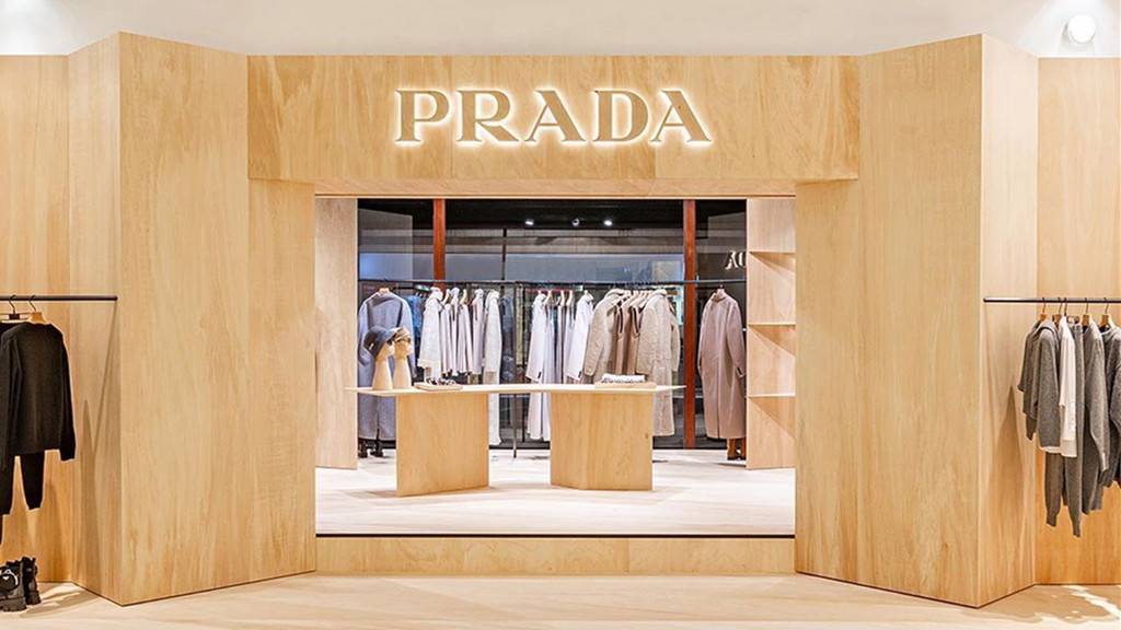 Prada成奢侈品回血“异类”，今年目前的销量已超去年全年