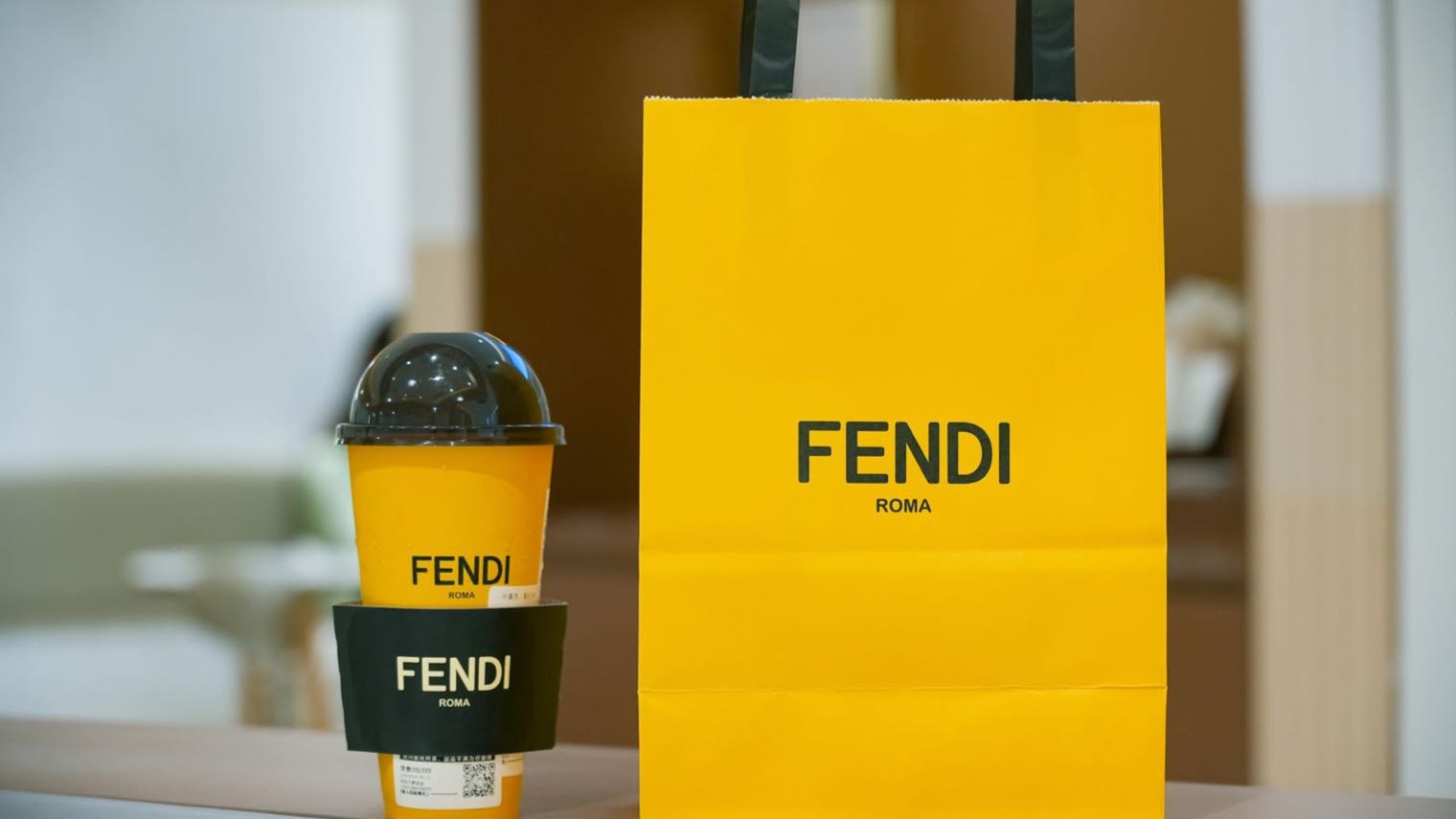 喜茶与FENDI的跨界联名，远不止噱头这么简单