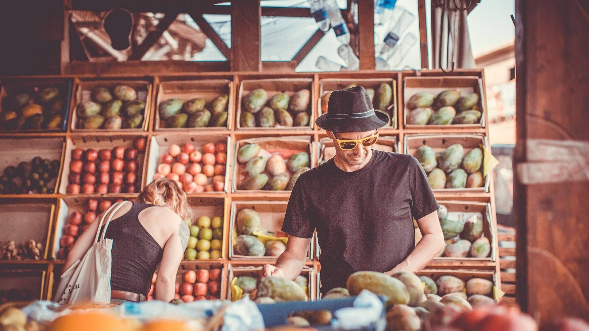 社区卖菜“不隔夜”之争：超过23点，免费送